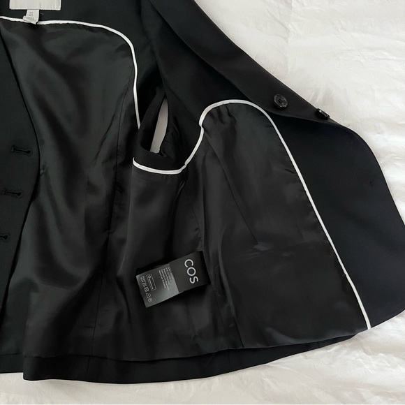 COS | Cropped Single-Breasted Waistcoat - Picture 3 of 15